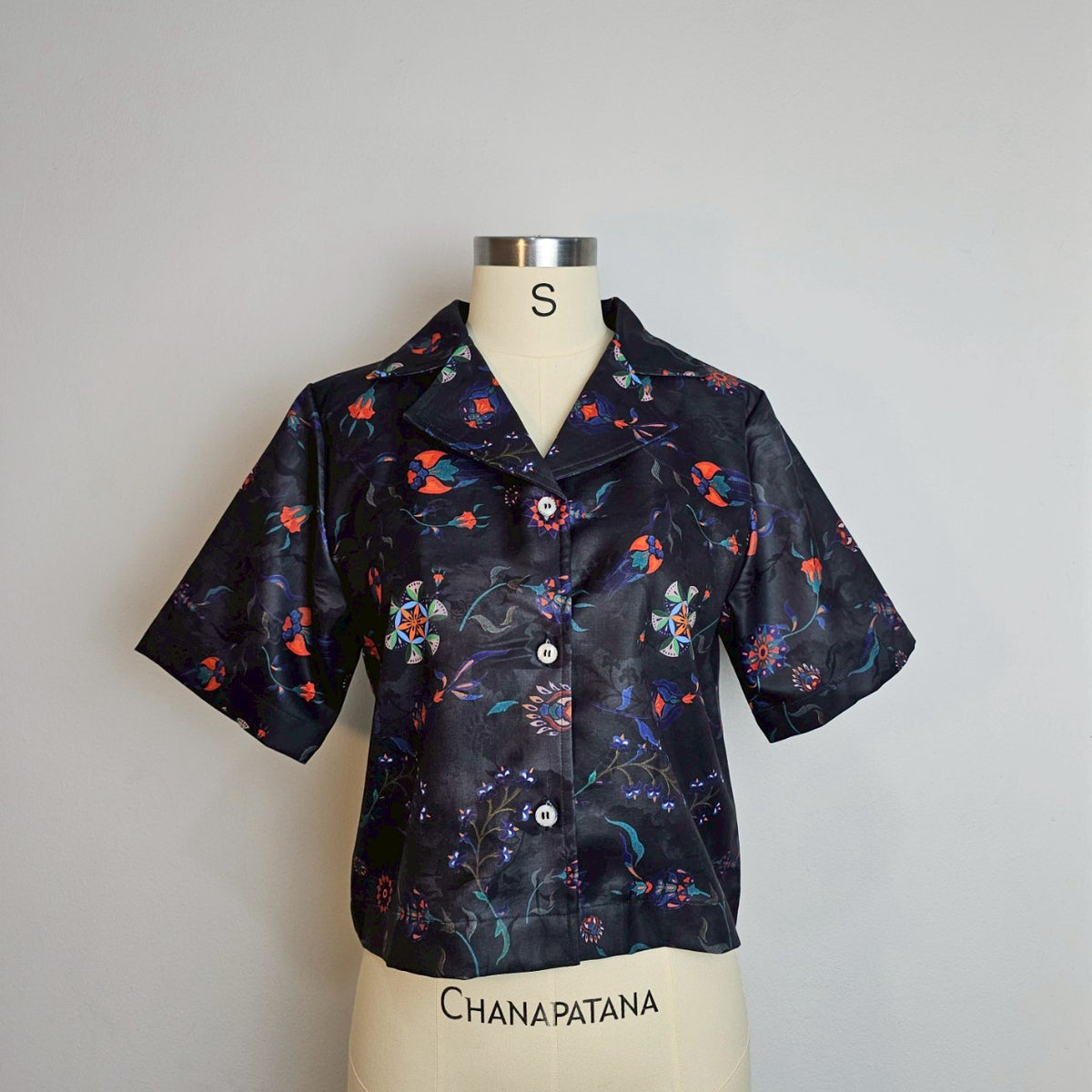 Super Sale ITM Crop Shirt